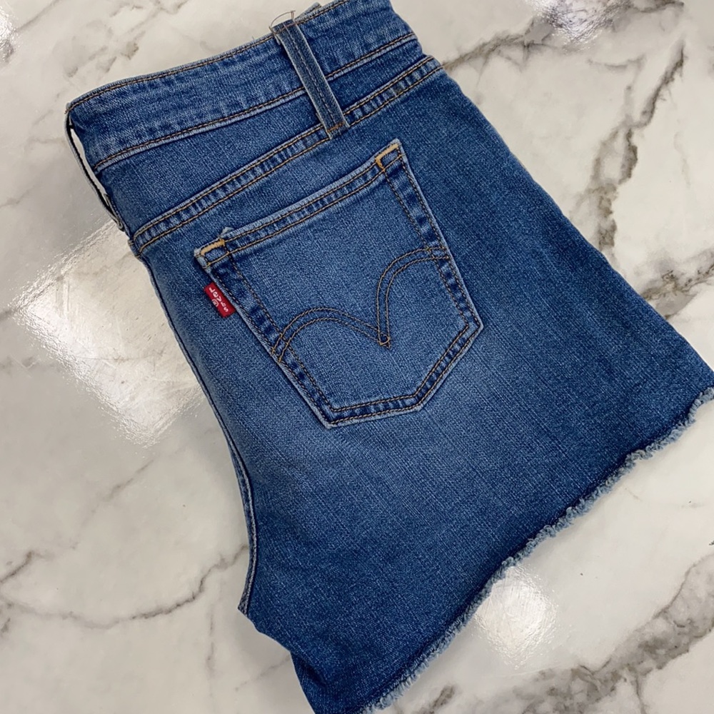 Levi’s - Picture 4 of 4